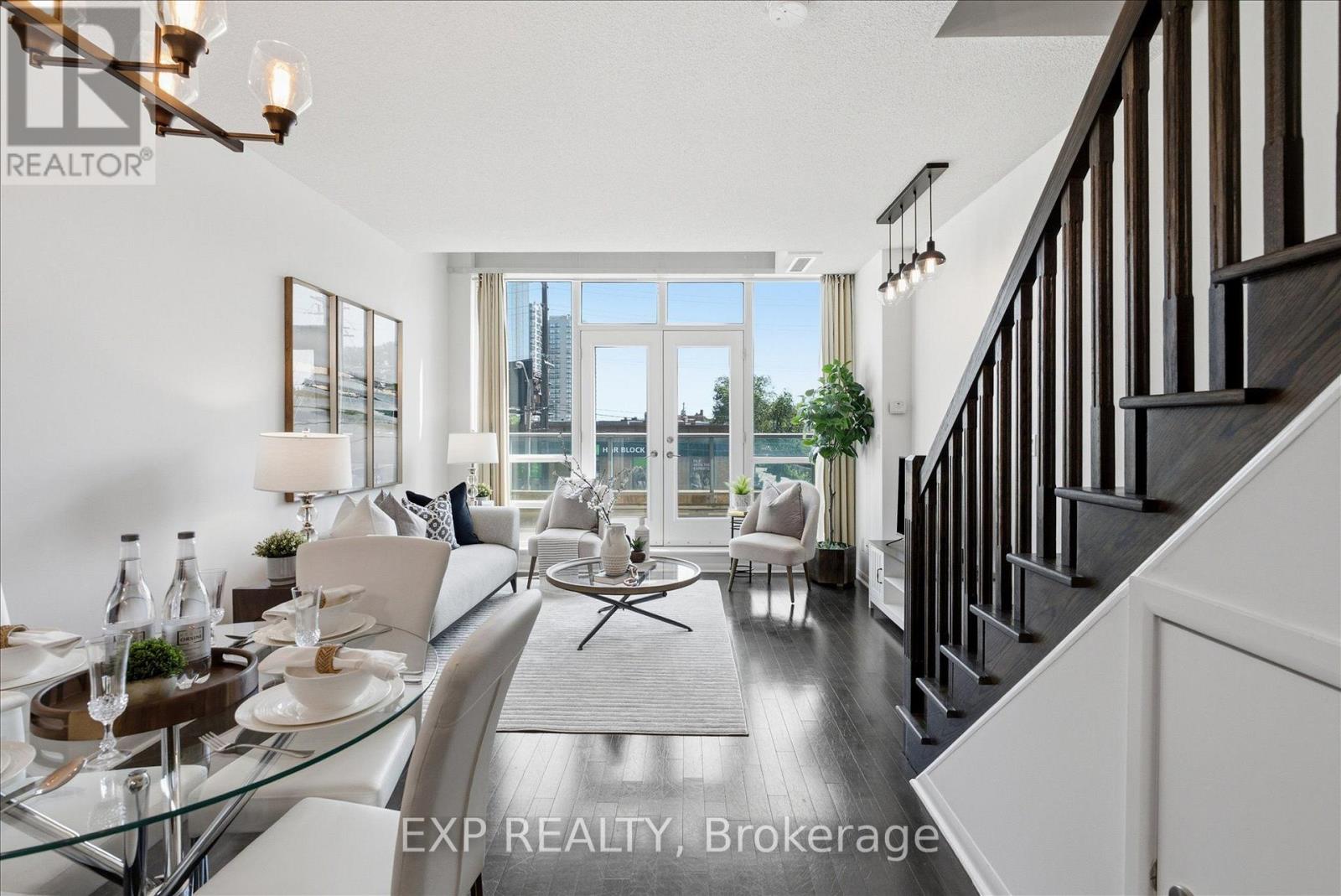 Residential in Toronto (Islington-City Centre West)