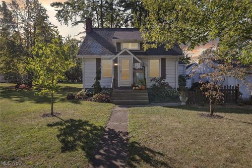 224 W Main St, Lagrange, OH, 44050-9480 | Card Image