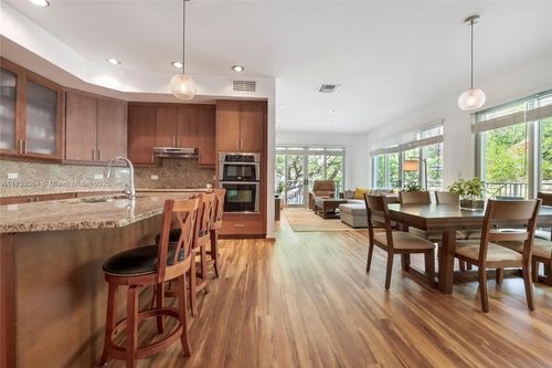 apt-203-3333 Rice St, Coconut Grove, FL, 33133-5299 | Card Image