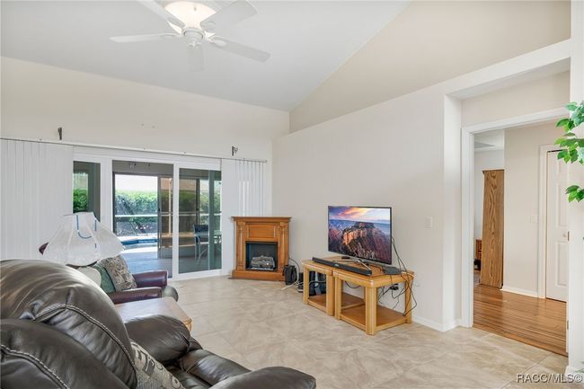 4542 N Serene Pt, House other with 3 bedrooms, 2 bathrooms and 2 parking in Hernando FL | Image 9
