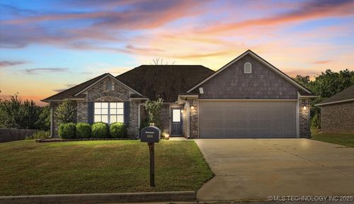 303 Arcadia Dr, Poteau, OK, 74953-7816 | Card Image