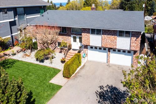 944 Maple St, Edmonds, WA, 98020-3330 | Card Image