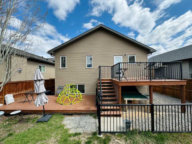 38 Riverland Close W, Home with 4 bedrooms, 3 bathrooms and 4 parking in Lethbridge AB | Image 33
