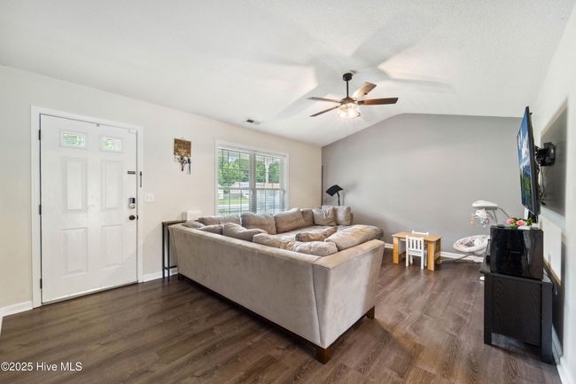 109 King St, House other with 3 bedrooms, 2 bathrooms and 1 parking in Jacksonville NC | Image 10