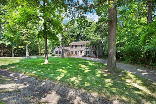 9020 Bridge Rd, Grosse Ile, MI, 48138-1052 | Card Image