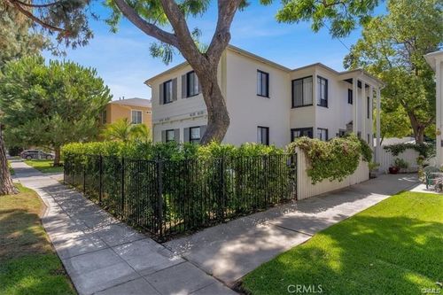 4132 W Toluca Lake Ave, Burbank, CA, 91505-4030 | Card Image