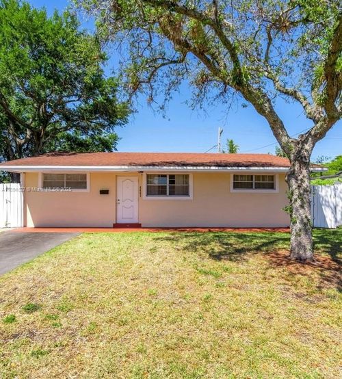 6441 Allen St, Hollywood, FL, 33024-2039 | Card Image