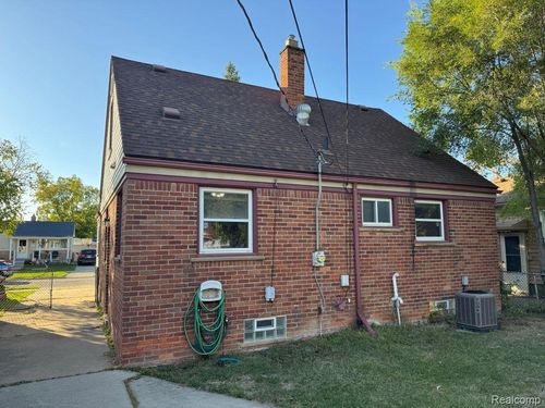 3637 18th St, Wyandotte, MI, 48192-6329 | Card Image