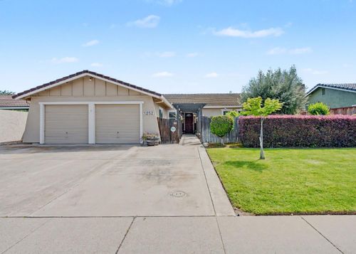 1252 Sterling Pl, Manteca, CA, 95336-2947 | Card Image