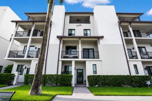 4716 Nw 84th Ct, Doral, FL, 33166-5973 | Card Image