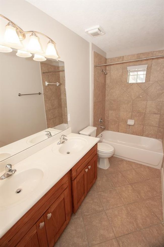 2211 Pearl Bay Ct, House other with 3 bedrooms, 2 bathrooms and 3 parking in Pearland TX | Image 20