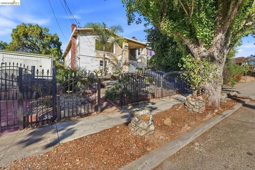 5320 El Camile Ave, Oakland, CA, 94619-3211 | Card Image