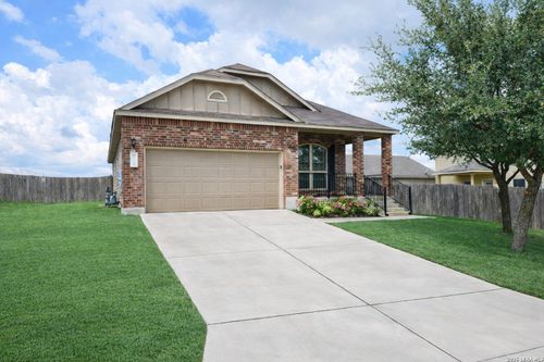 729 Community Dr, New Braunfels, TX, 78132-3593 | Card Image