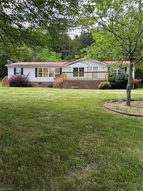 1017 Laura Lynn Dr, Jonesville, NC, 28642-9496 | Card Image