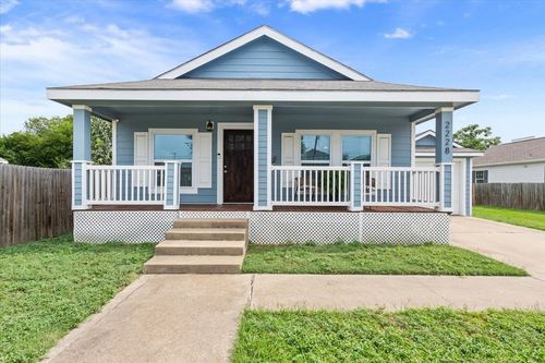 2228 S 2nd St, Waco, TX, 76706-6404 | Card Image