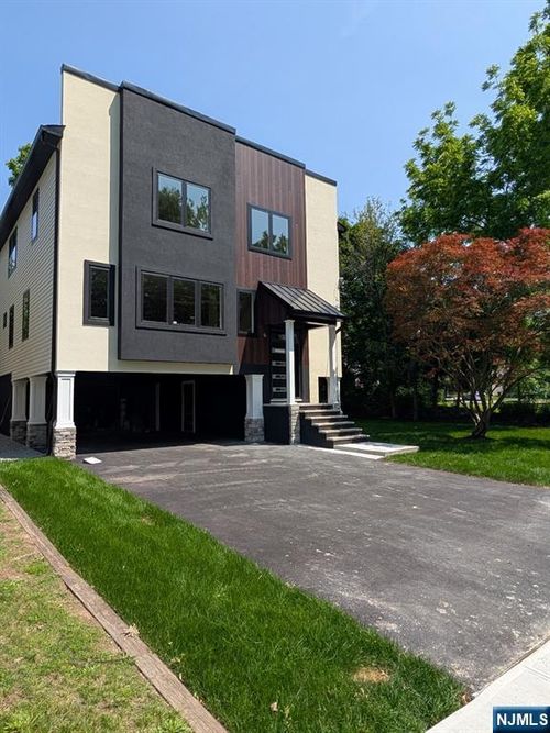 429 Riverside Ave, Rutherford, NJ, 07070-2612 | Card Image