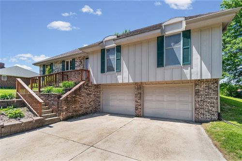 816 Kristen St, Cameron, MO, 64429-2310 | Card Image