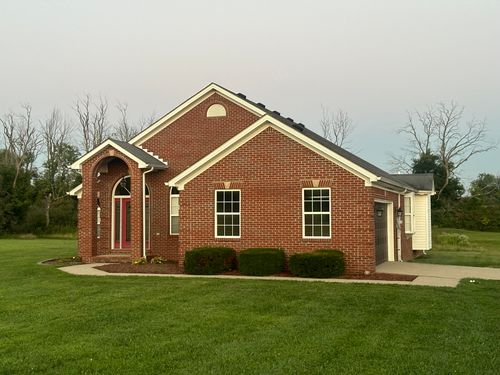 1095 Breezy Lane, Berea, KY, 40403 | Card Image