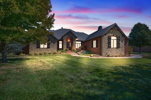 2306 N Lindsay Cir, Wichita, KS, 67228-8055 | Card Image