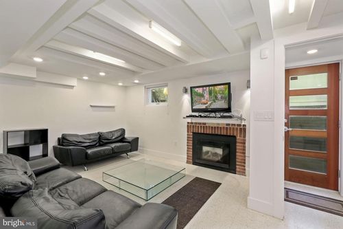 3640 Everett St Nw, WASHINGTON, DC, 20008-2933 | Card Image