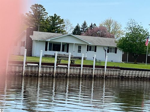 716 E Allen Ct, Au Gres, MI, 48703-9606 | Card Image