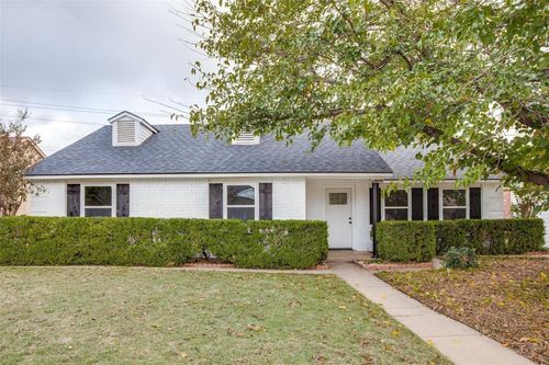 2605 Western Dr, Garland, TX, 75042-5666 | Card Image