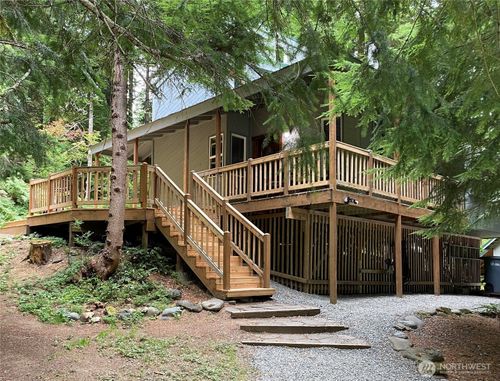 16726 Mountain Side Dr E, Enumclaw, WA, 98022-8096 | Card Image