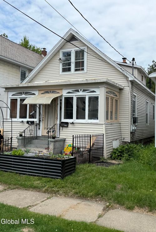 232 3rd St, Scotia, NY, 12302-2028 | Card Image