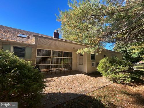 1104 Cromwell Rd, GLENSIDE, PA, 19038-7422 | Card Image