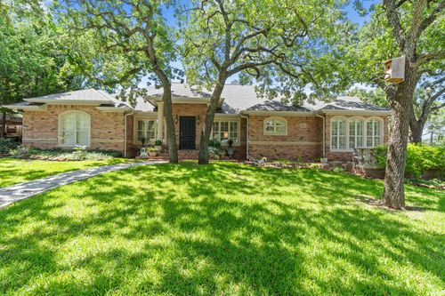 2523 Anglers Dr, Grapevine, TX, 76051-4529 | Card Image