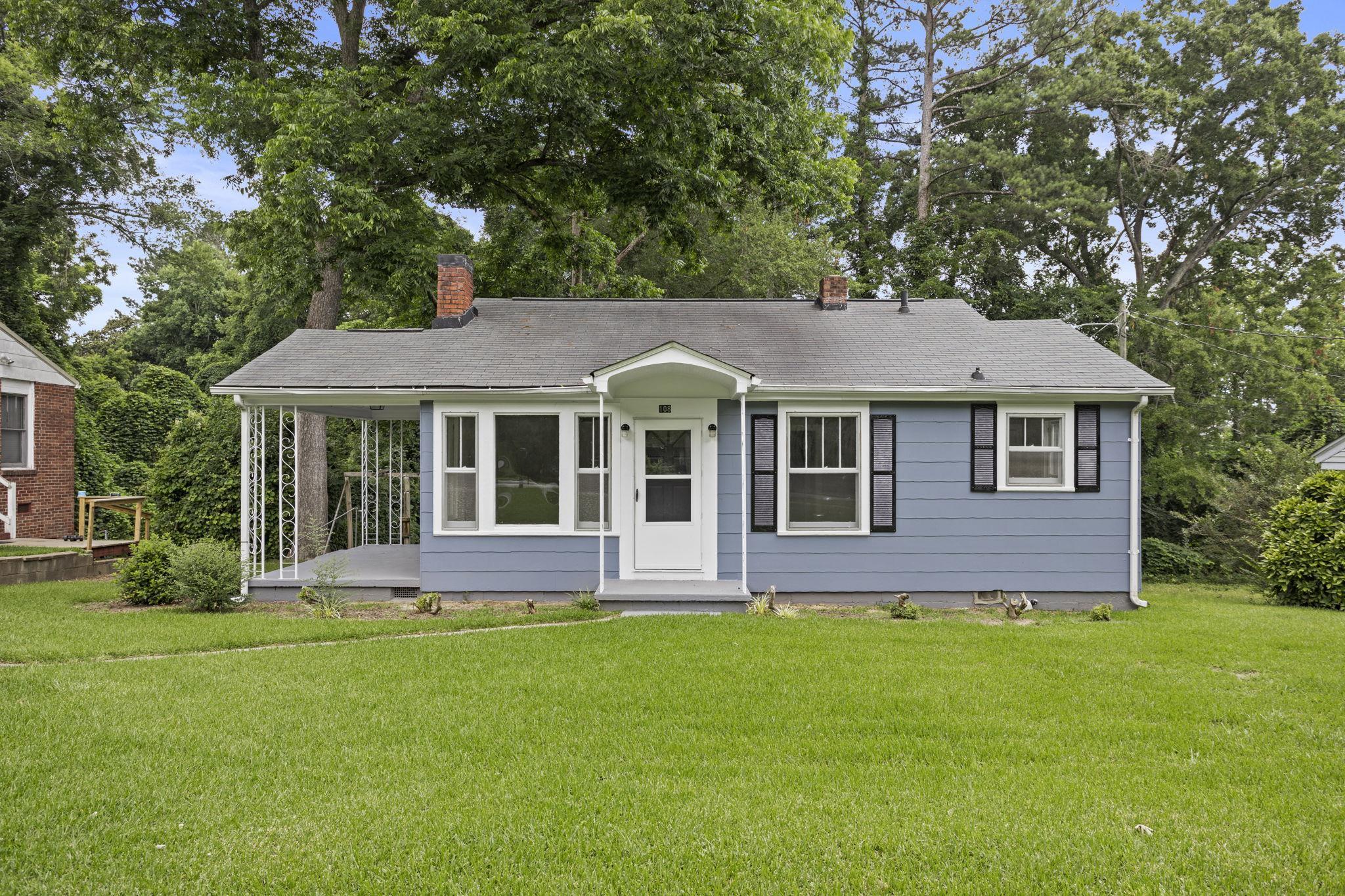 High St, Laurens, SC 29360