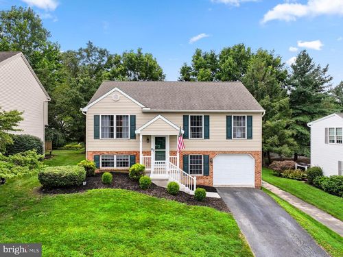 50 Manor Oaks Dr, MILLERSVILLE, PA, 17551-9506 | Card Image