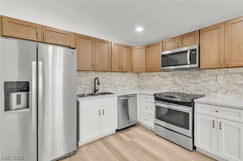 1604 Basswood Ave, North Las Vegas, NV, 89030-5001 | Card Image