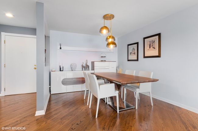 APT-407 - 8001 W Courte Dr, Condo with 2 bedrooms, 2 bathrooms and 1 parking in Niles IL | Image 5