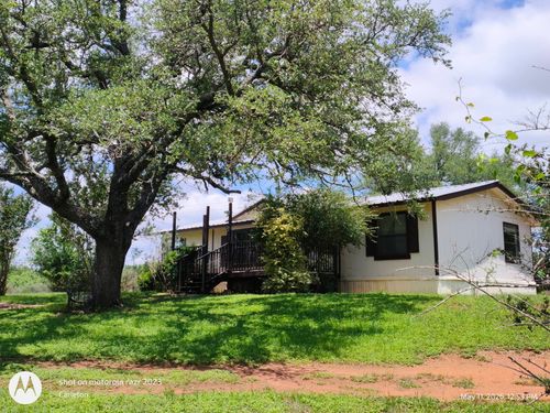 601 E Austin St, Llano, TX, 78643-1065 | Card Image