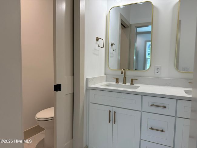 108 Se 75 Th St, House other with 5 bedrooms, 6 bathrooms and 2 parking in Oak Island NC | Image 19