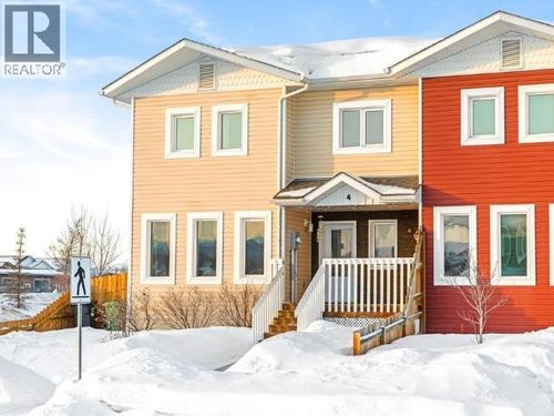 4 Skookum Dr, Whitehorse, YT, Y1A0N1 | Card Image