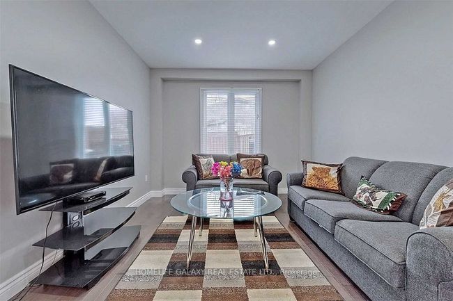 1647 Middleton St, House other with 5 bedrooms, 4 bathrooms and 2 parking in Pickering ON | Image 5
