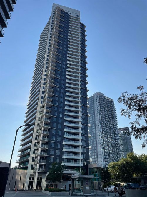 805-9887 Whalley Blvd, Surrey, BC, V3T0P4 | Card Image