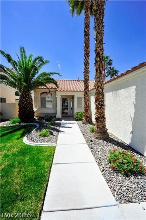5521 Desert Valley Dr, Las Vegas, NV, 89149-6692 | Card Image