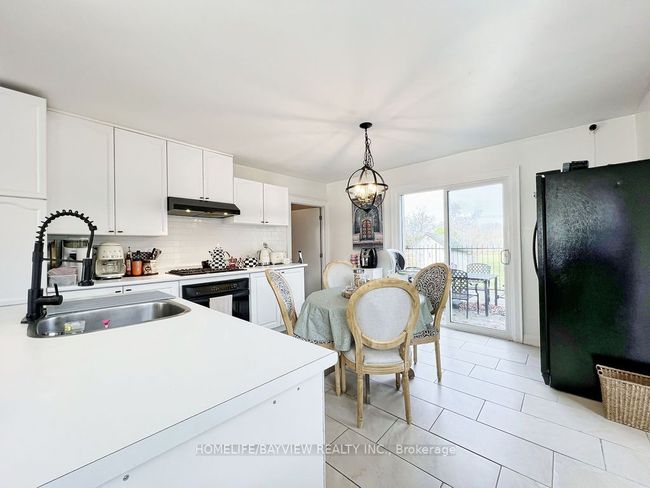 70 Douglas Rd, House other with 2 bedrooms, 2 bathrooms and 8 parking in Richmond Hill ON | Image 11