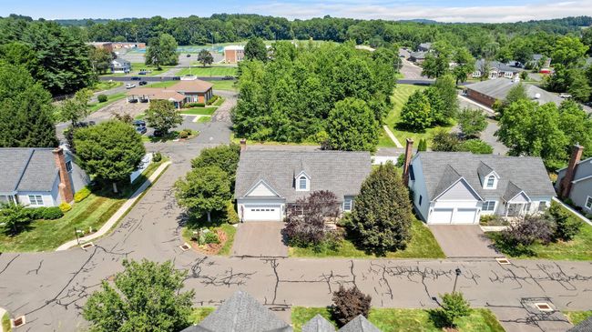 2 Charles Ct, Condo with 3 bedrooms, 3 bathrooms and null parking in Suffield CT | Image 25