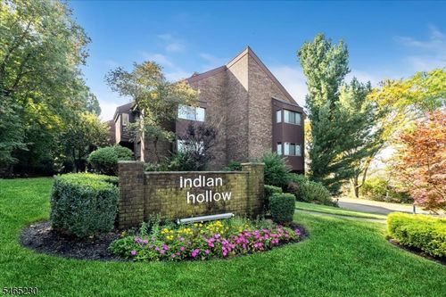 132-132 Indian Hollow Ct, Mahwah, NJ, 07430-2272 | Card Image