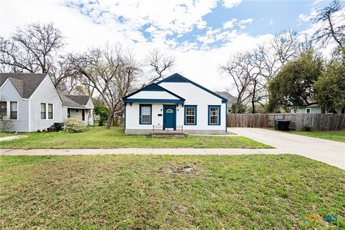 905 9th St, Temple, TX, 76501-2504 | Card Image