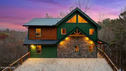 1857 Beach Front Dr, Sevierville, TN, 37876-8960 | Card Image