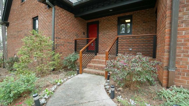 Side Entry | Image 39