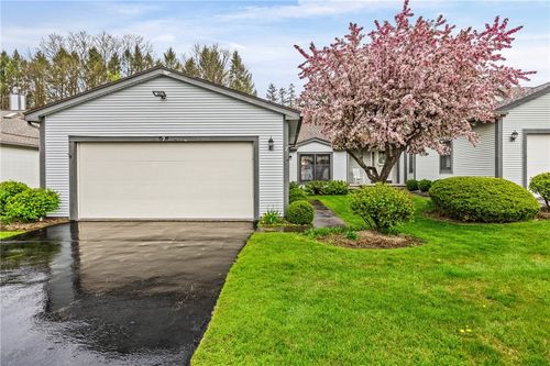 7 Midlakes Dr, Canandaigua, NY, 14424-1044 | Card Image