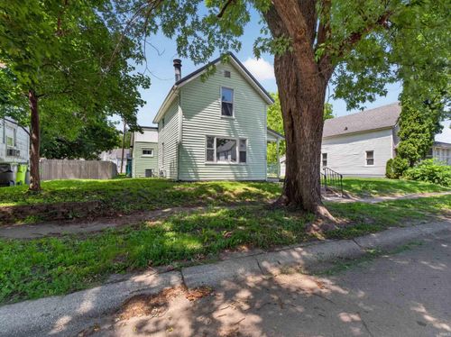 422 Frederick St, Huntington, IN, 46750-3207 | Card Image