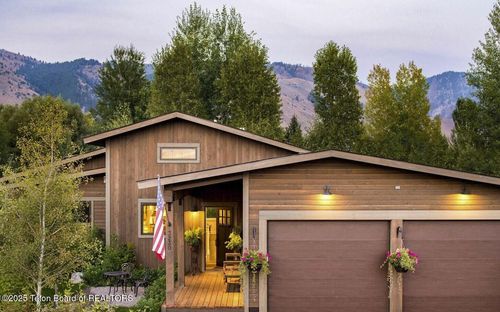 3230 W King Eider Rd, Jackson, WY, 83001-9194 | Card Image