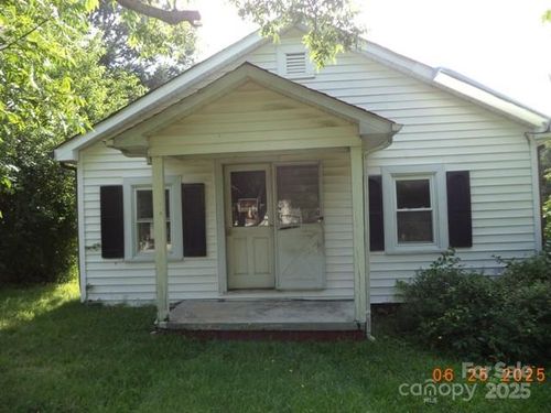 1374 Circle Dr, China Grove, NC, 28023-5632 | Card Image